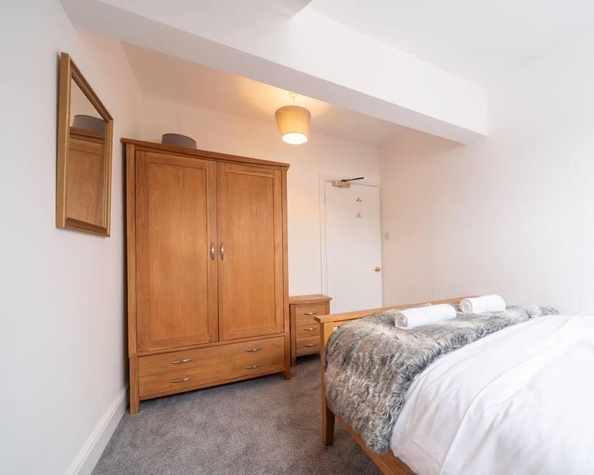 Апартаменты Mumbles View - Free Parking Oystermouth Экстерьер фото
